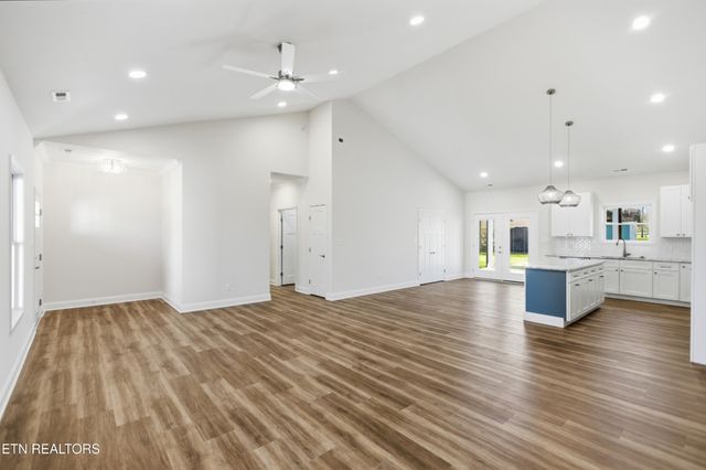 5613 Stoneleigh Rd, Knoxville, TN 37912