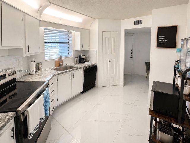 6555 W Broward Boulevard 111, Plantation, FL 33317