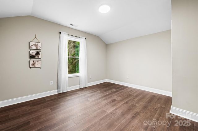 806 4th Street Drive NW, Hickory, NC 28601