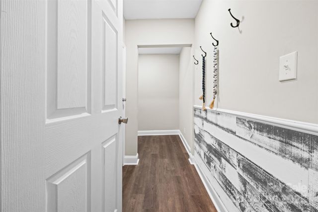 806 4th Street Drive NW, Hickory, NC 28601