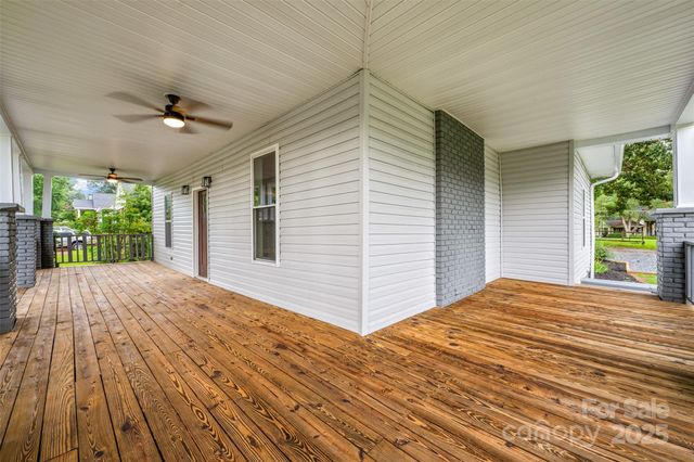 806 4th Street Drive NW, Hickory, NC 28601