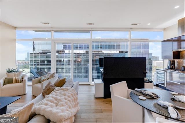 45 Ivan Allen Jr Boulevard NW 1704, Atlanta, GA 30308