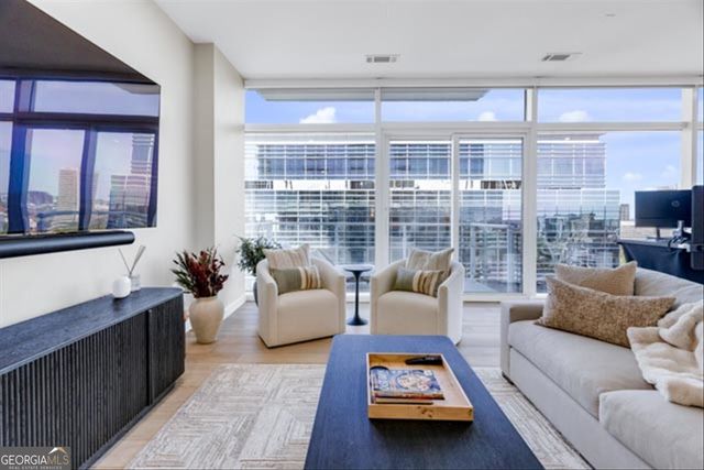 45 Ivan Allen Jr Boulevard NW 1704, Atlanta, GA 30308