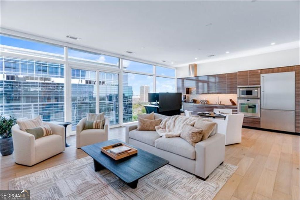 45 Ivan Allen Jr Boulevard NW 1704, Atlanta, GA 30308