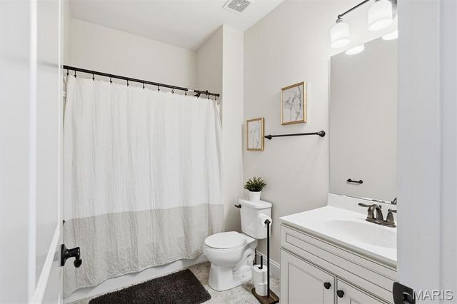 15963 Fox Trotter Court, Ballwin, MO 63021