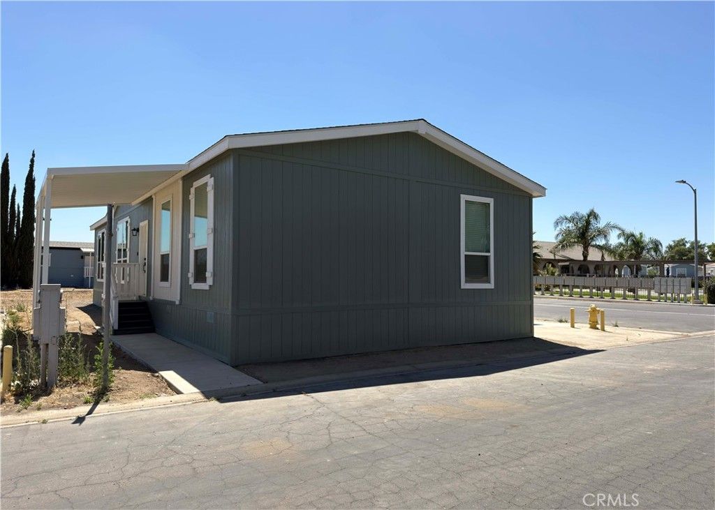 Image 2 of property listing at 782 N Park Drive 103, Pixley, CA 93256