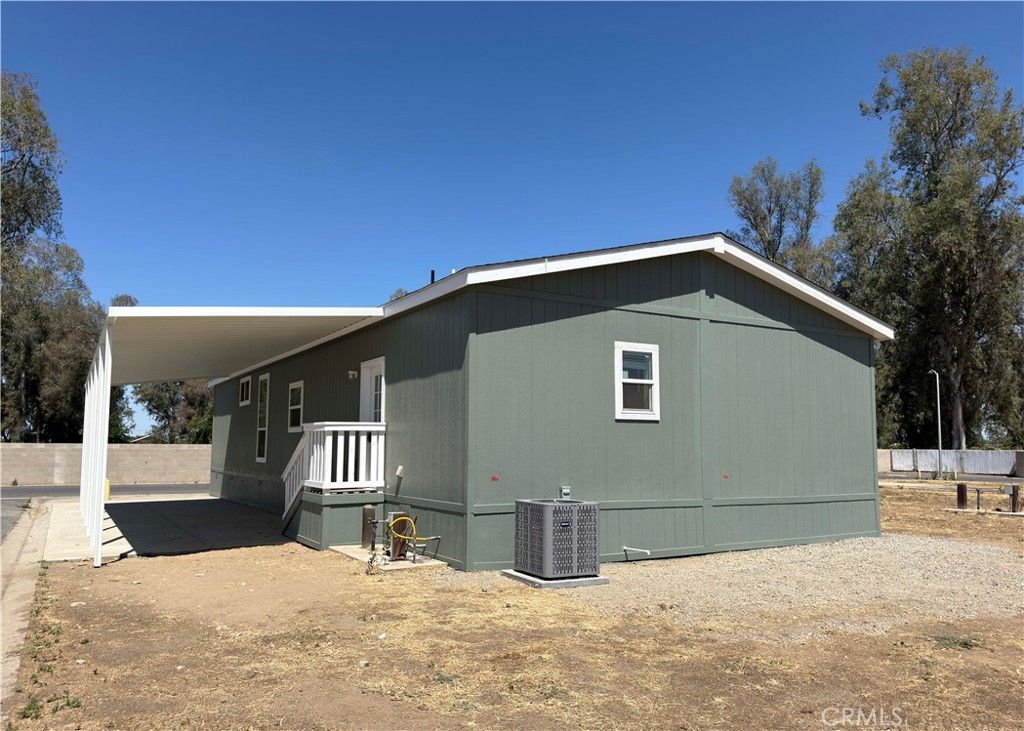 Image 3 of property listing at 782 N Park Drive 103, Pixley, CA 93256