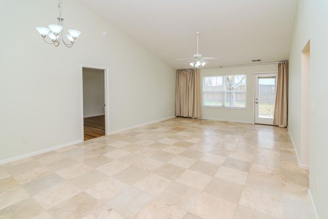 817 Hidden Stream Drive, Lexington, KY 40511