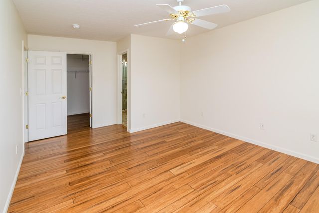 817 Hidden Stream Drive, Lexington, KY 40511