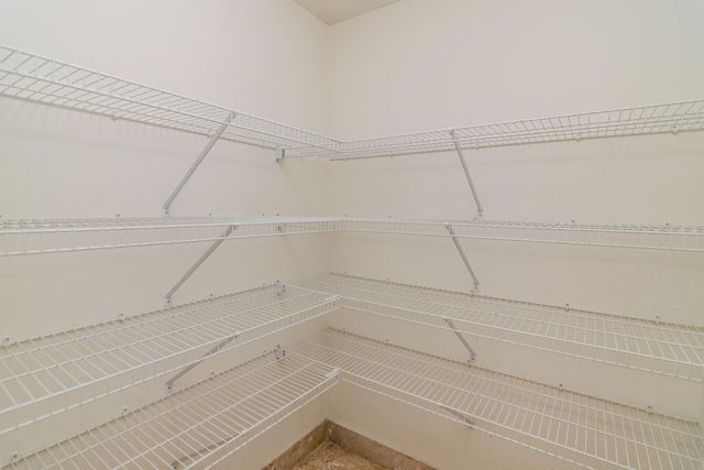 817 Hidden Stream Drive, Lexington, KY 40511