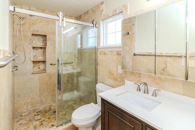 817 Hidden Stream Drive, Lexington, KY 40511