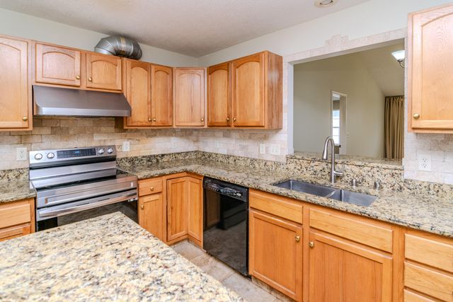 817 Hidden Stream Drive, Lexington, KY 40511