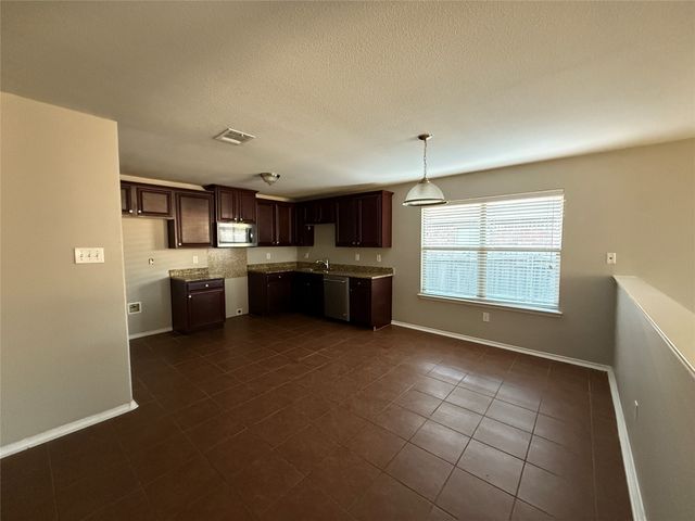 2012 Wagon Trail, Heartland, TX 75126