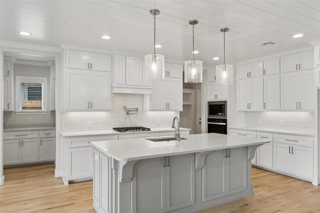 15709 Starlight Lane, Oklahoma City, OK 73078