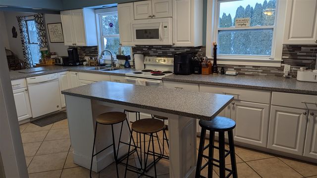 2182 Ottawa Trail, Hastings, MI 49058