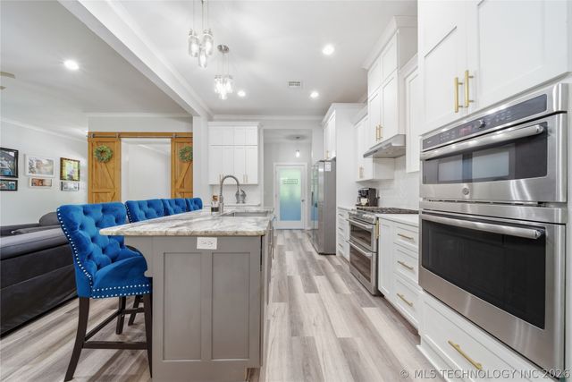 893 N E, Eufaula, OK 74432
