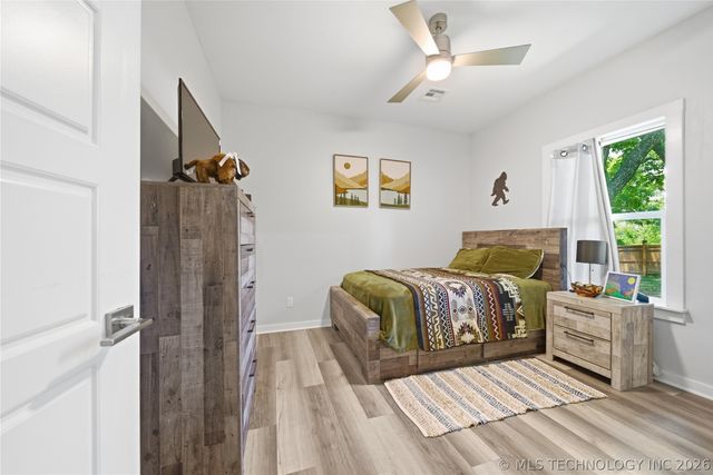 893 N E, Eufaula, OK 74432