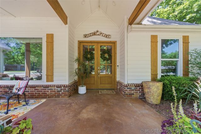 893 N E, Eufaula, OK 74432