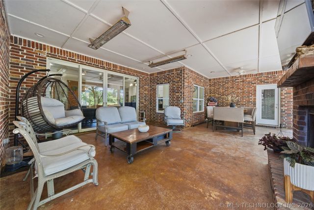 893 N E, Eufaula, OK 74432