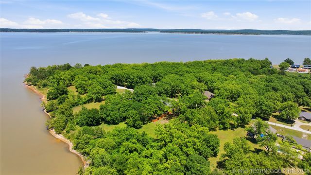 893 N E, Eufaula, OK 74432