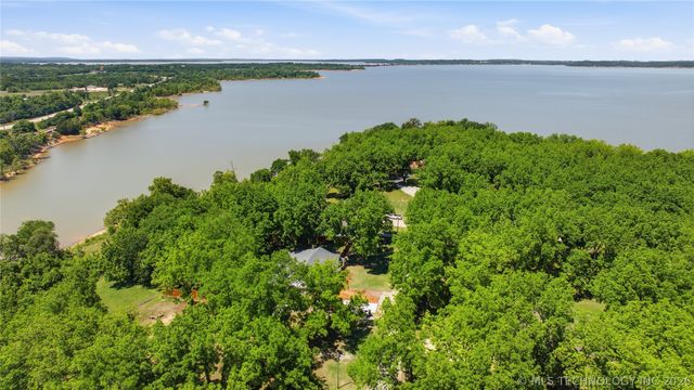 893 N E, Eufaula, OK 74432