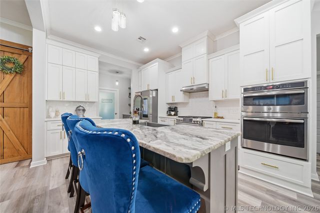 893 N E, Eufaula, OK 74432