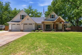 893 N E, Eufaula, OK 74432