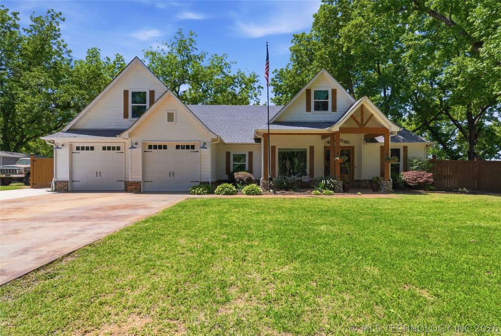 893 N E, Eufaula, OK 74432