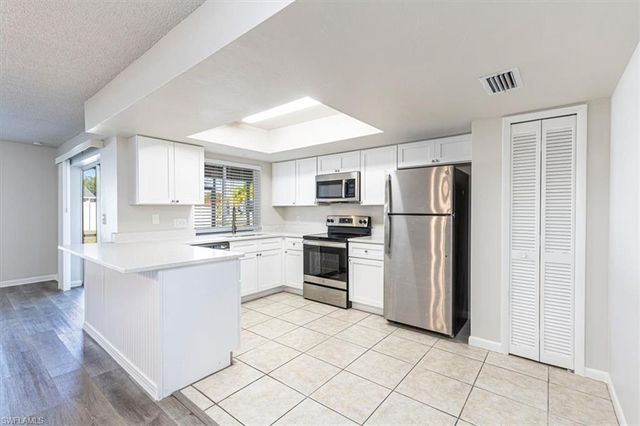 713 SE 35th ST, Cape Coral, FL 33904