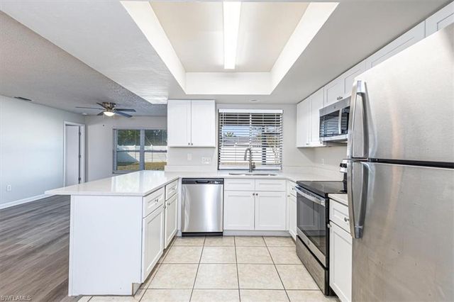 713 SE 35th ST, Cape Coral, FL 33904