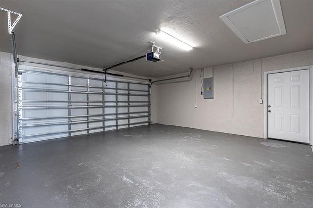 713 SE 35th ST, Cape Coral, FL 33904