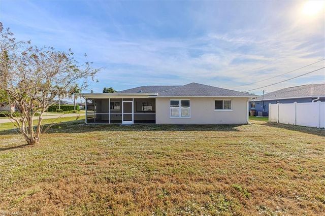713 SE 35th ST, Cape Coral, FL 33904