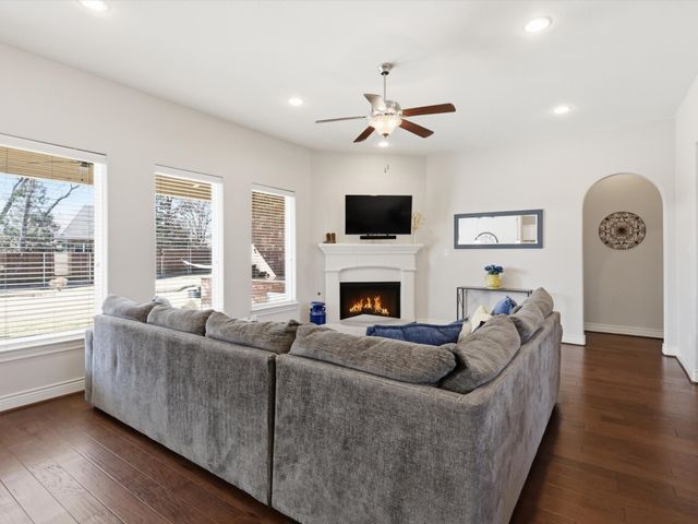 122 Dogwood Drive, Krugerville, TX 76227