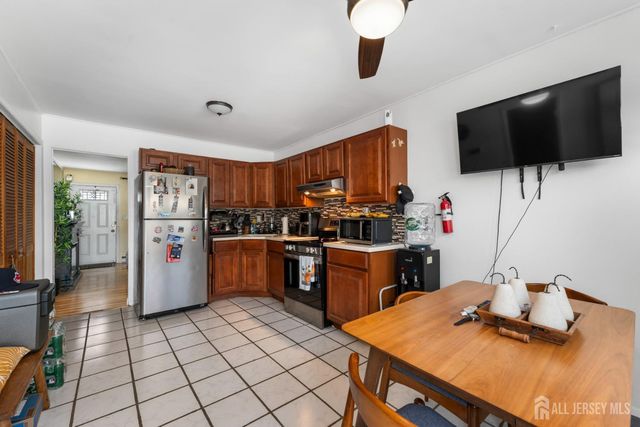 30-30 Warren Street, Carteret, NJ 07008