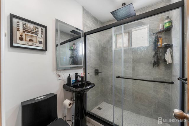 30-30 Warren Street, Carteret, NJ 07008
