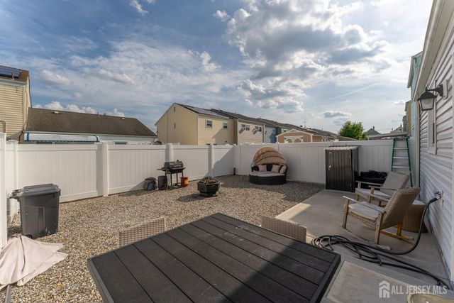 30-30 Warren Street, Carteret, NJ 07008