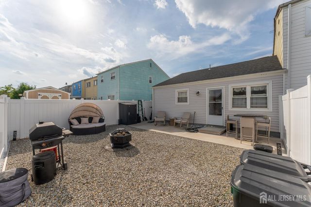 30-30 Warren Street, Carteret, NJ 07008