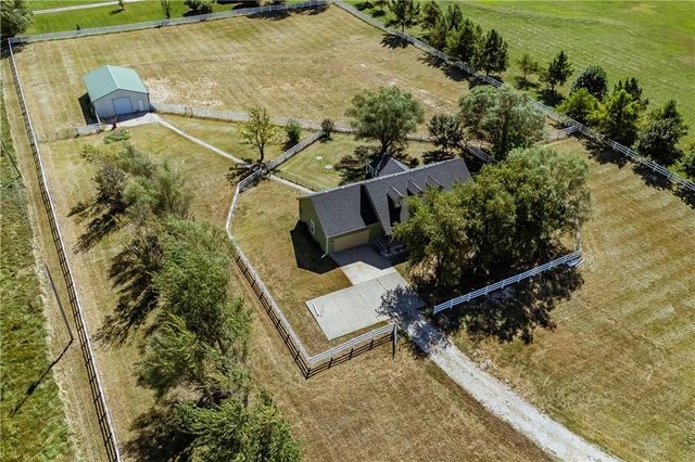 12580 238th Street, Linwood, KS 66052