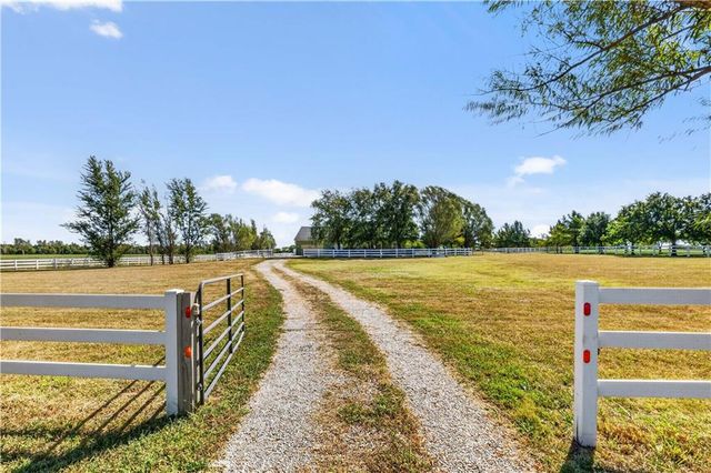 12580 238th Street, Linwood, KS 66052