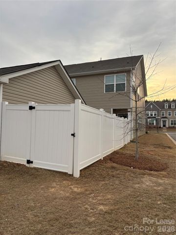 15733 Country House Street, Charlotte, NC 28273