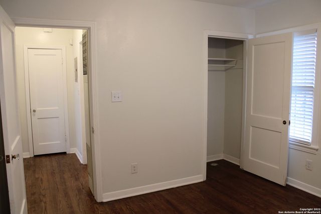 2825 W WOODLAWN AVE, San Antonio, TX 78228