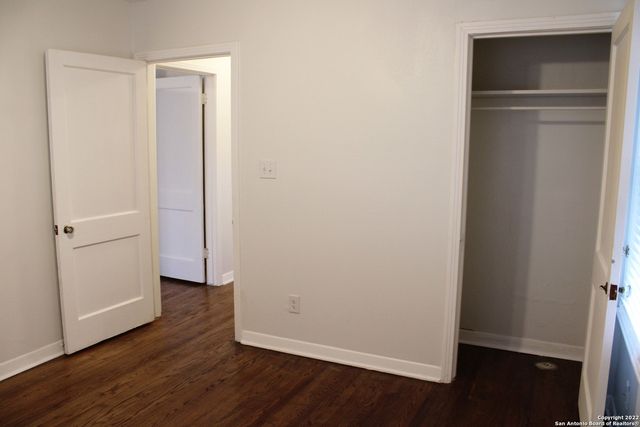 2825 W WOODLAWN AVE, San Antonio, TX 78228