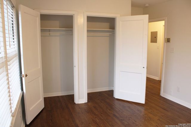 2825 W WOODLAWN AVE, San Antonio, TX 78228