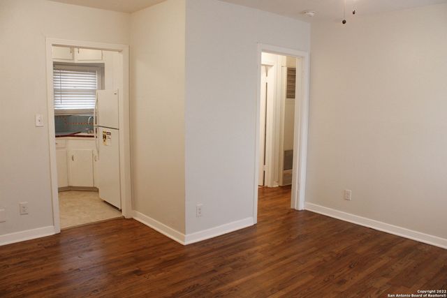 2825 W WOODLAWN AVE, San Antonio, TX 78228