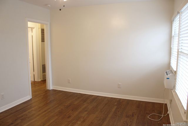 2825 W WOODLAWN AVE, San Antonio, TX 78228