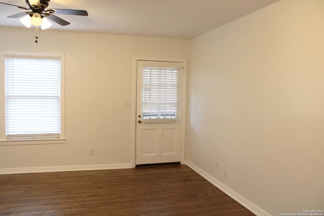 2825 W WOODLAWN AVE, San Antonio, TX 78228