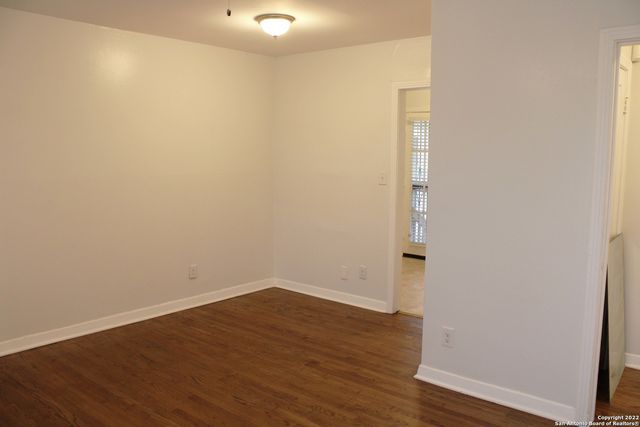 2825 W WOODLAWN AVE, San Antonio, TX 78228