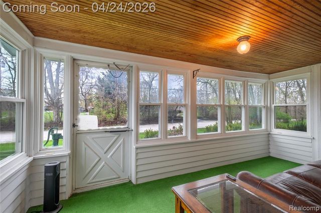 9057 Brookville Road, Plymouth, MI 48170