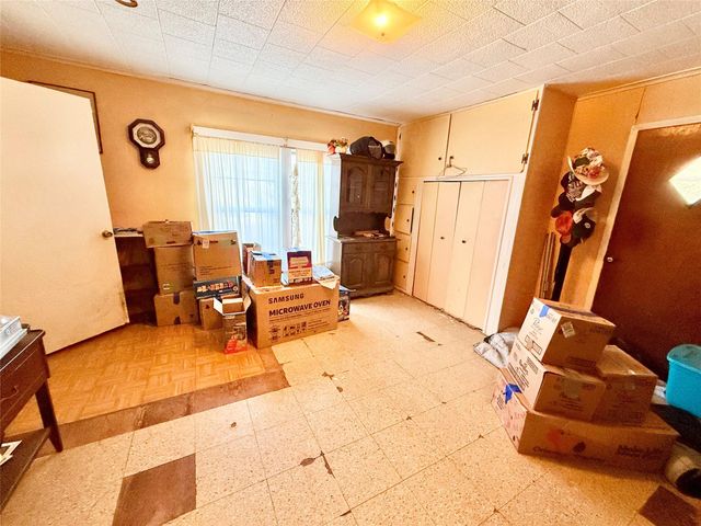 509 Franzen Street, Winnie, TX 77665