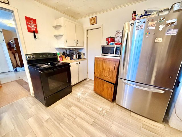 509 Franzen Street, Winnie, TX 77665